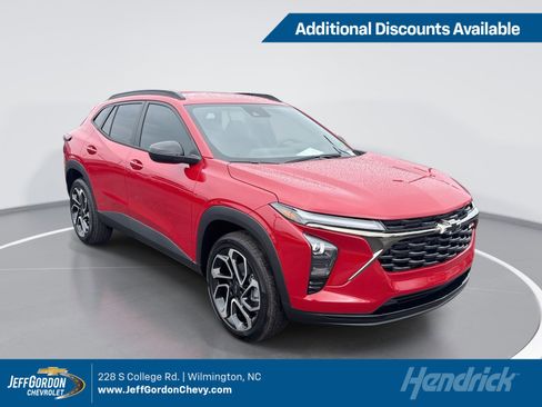 New 2026 Chevrolet Trax RS w/ Driver Confidence Package image 1