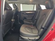 Used 2025 Toyota Highlander Limited FWD image 13