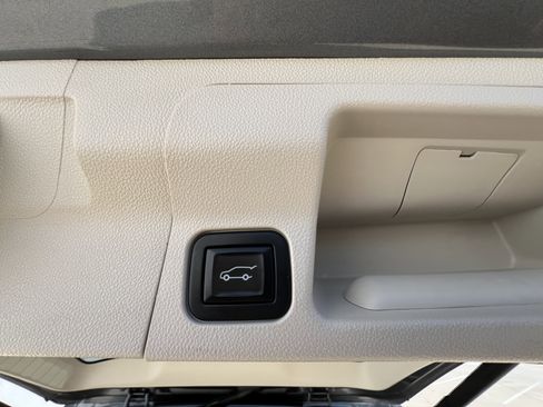 Used 2022 GMC Acadia Denali w/ Denali Ultimate Package image 43