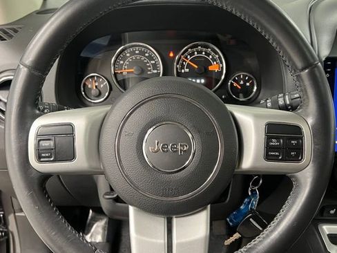 Used 2016 Jeep Compass High Altitude AWD/4WD image 23