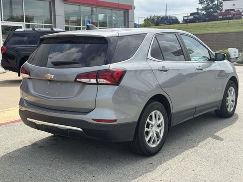 Used 2024 Chevrolet Equinox LT FWD image 2