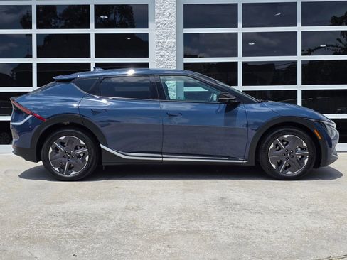 Used 2025 Kia EV6 Light RWD image 3