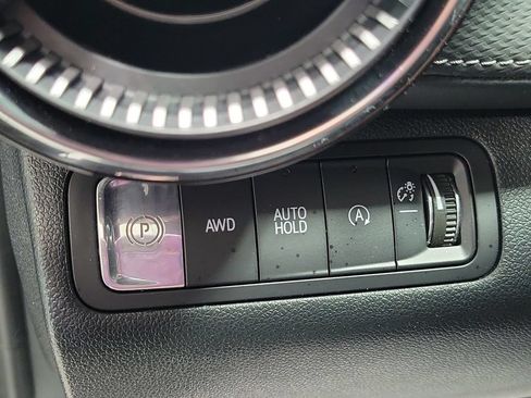 Used 2026 Chevrolet Equinox LT AWD/4WD image 31