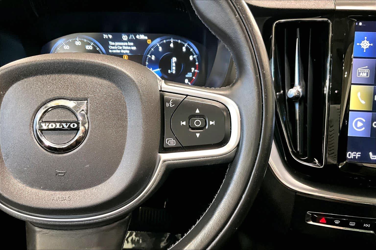 Used 2020 Volvo XC60 T5 Momentum w/ Protection Package Premier AWD/4WD image 24