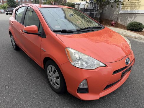 Used 2013 Toyota Prius C One FWD image 7