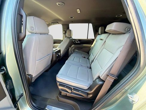 Used 2024 GMC Yukon SLT image 24