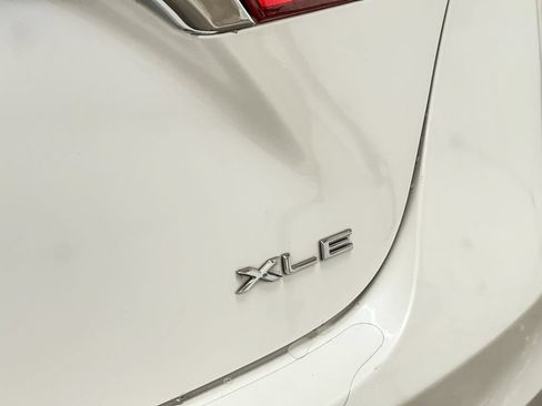 Used 2014 Toyota Avalon XLE Touring FWD image 18
