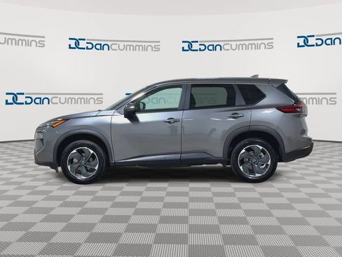 Used 2024 Nissan Rogue SV FWD image 5
