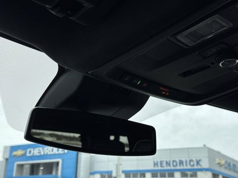 Used 2023 Chevrolet Suburban Premier image 27