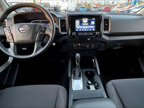 Used 2022 Nissan Frontier SV image 15