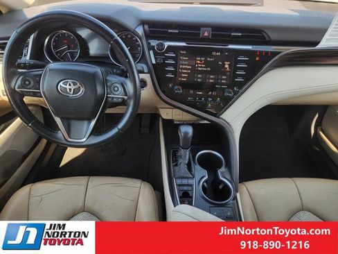 Used 2019 Toyota Camry XLE FWD image 26