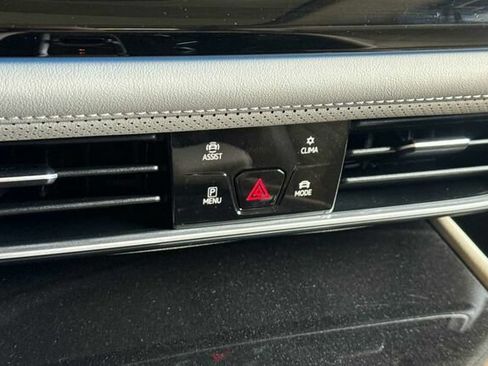Used 2025 Volkswagen Atlas SEL Premium R-Line AWD/4WD image 21