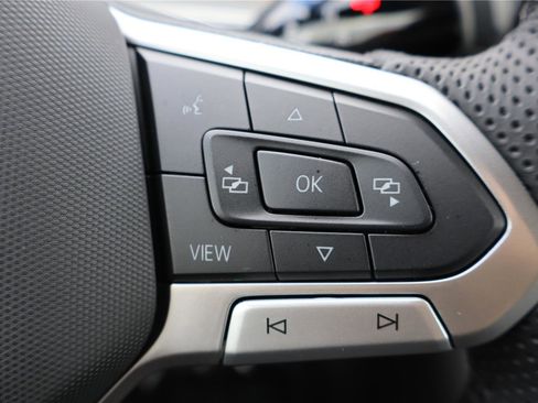 New 2026 Volkswagen Tiguan SE R-Line image 17