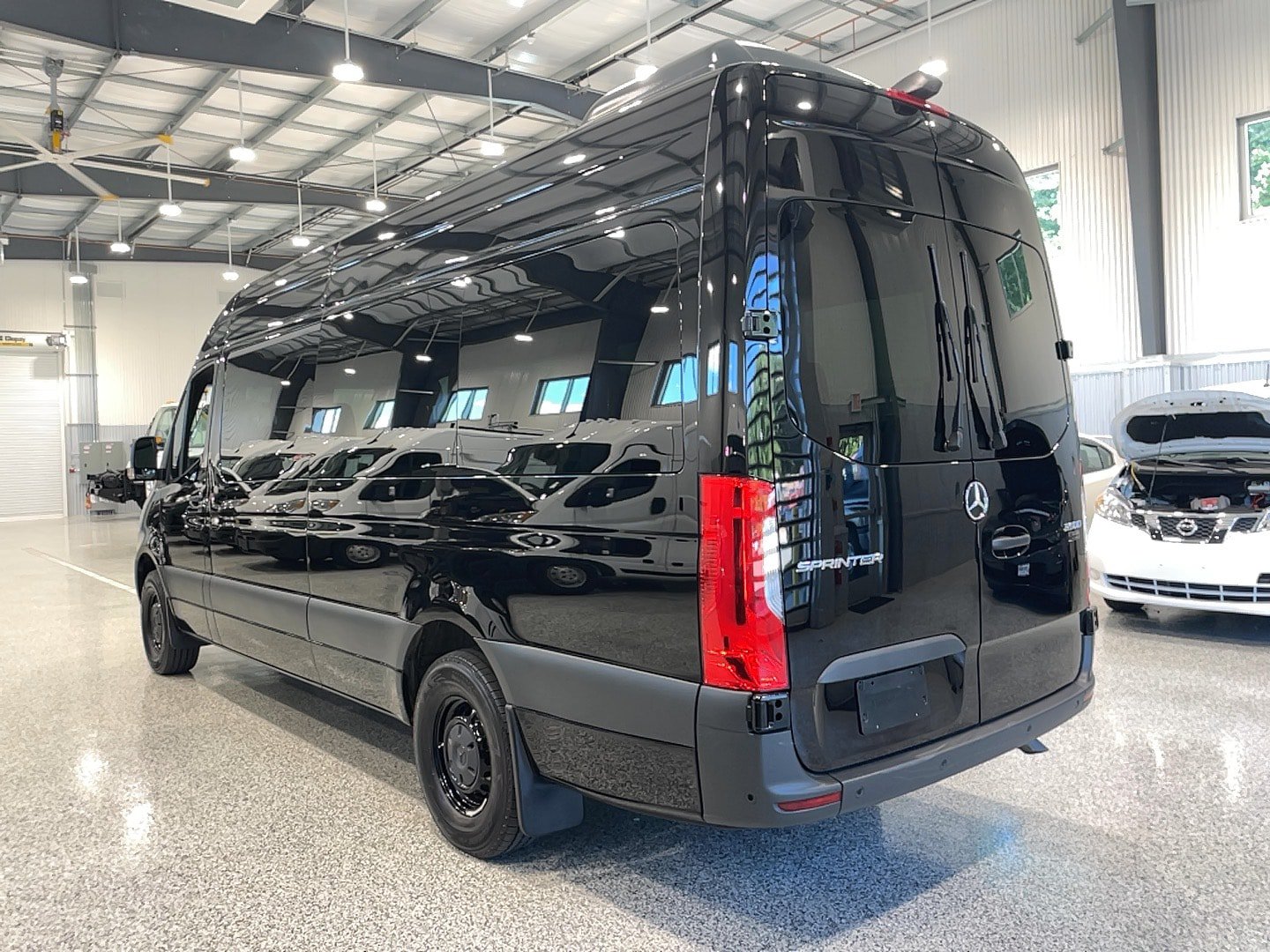 Used 2024 Mercedes-Benz Sprinter 2500 image 9