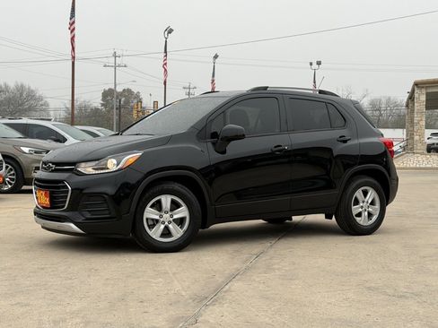 Certified 2021 Chevrolet Trax LT image 1