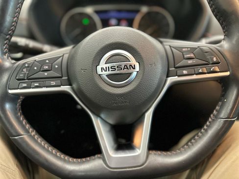 Used 2020 Nissan Sentra SR w/ Premium Package FWD image 18