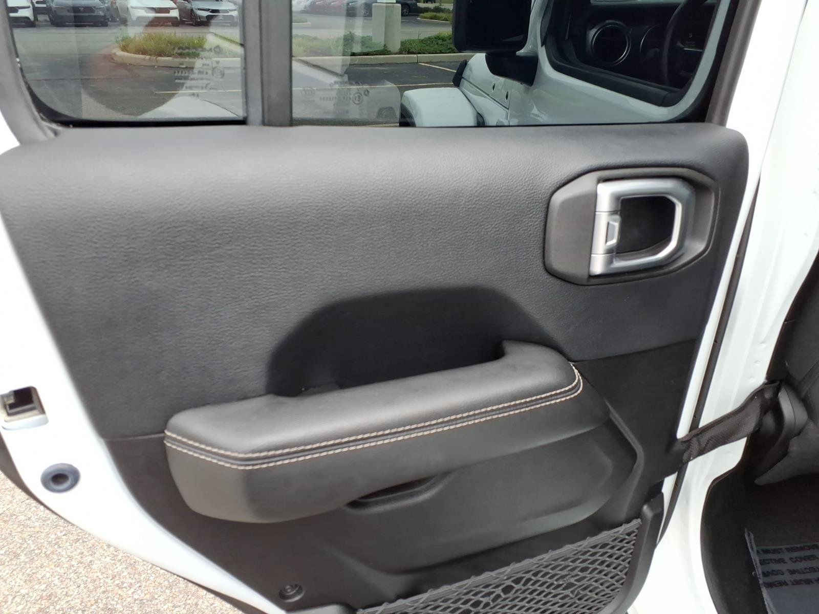 Used 2019 Jeep Wrangler Unlimited Sahara w/ Uconnect 4C Nav & Sound Group AWD/4WD image 7