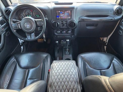 Used 2017 Jeep Wrangler Unlimited Sahara image 14