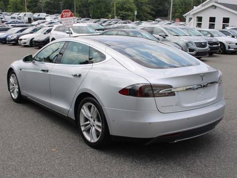 Used 2015 Tesla Model S 85 RWD image 5
