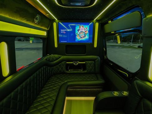 Used 2024 Mercedes-Benz Sprinter 3500 image 62