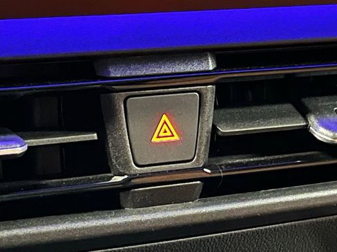 New 2026 Volkswagen Tiguan SEL R-Line AWD/4WD image 11