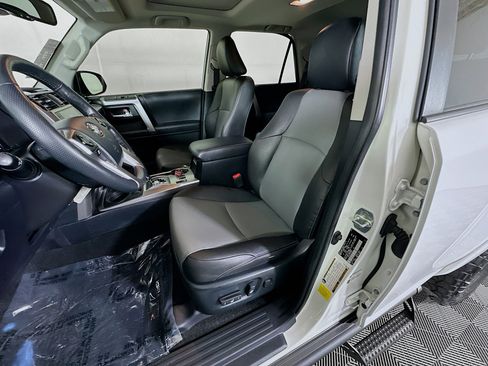 Used 2023 Toyota 4Runner SR5 Premium w/ Moonroof Package RWD image 12