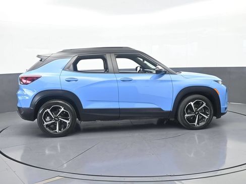 Used 2023 Chevrolet TrailBlazer RS w/ Sun and Liftgate Package FWD image 7