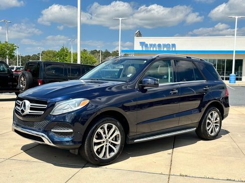 Used 2019 Mercedes-Benz GLE 400 4MATIC image 4