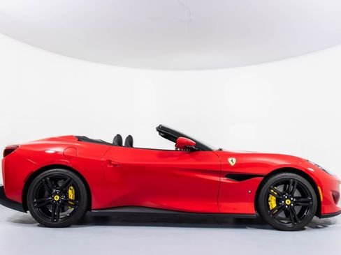 Certified 2019 Ferrari Portofino RWD image 3