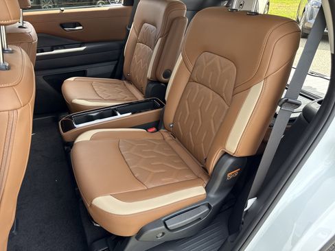 New 2026 Nissan Pathfinder Platinum FWD image 17