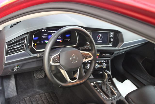 Used 2023 Volkswagen Jetta SE w/ Panoramic Sunroof Package FWD image 14