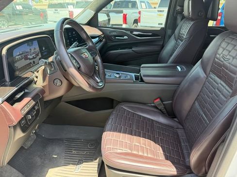 Used 2023 Cadillac Escalade Premium Luxury Platinum RWD image 12