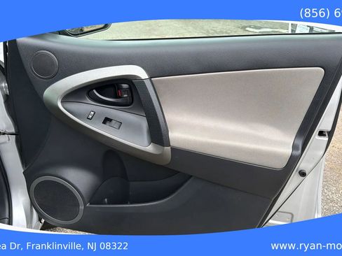 Used 2011 Toyota RAV4 4WD w/ Base L4 Extra Value Pkg image 18