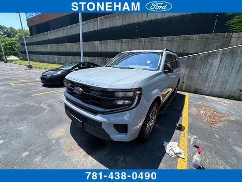 Used 2025 Ford Expedition Active AWD/4WD image 1