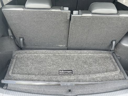 Certified 2023 Volkswagen Tiguan SE FWD image 31