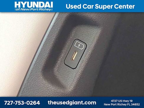 Used 2024 Hyundai Santa Fe SEL FWD image 17