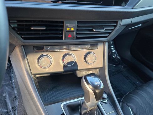 Used 2024 Volkswagen Jetta Sport FWD image 17