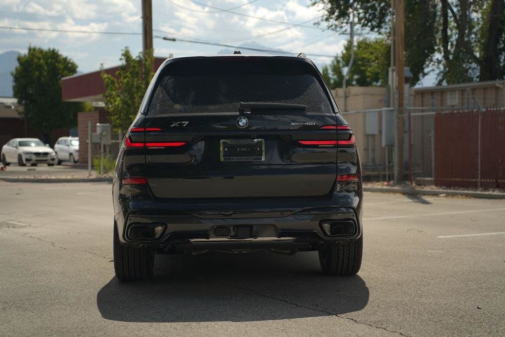 Used 2027 BMW X7 xDrive40i w/ Executive Package AWD/4WD image 4