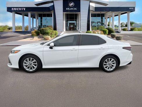 Used 2024 Toyota Camry LE image 6