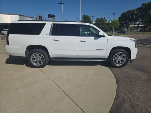 Used 2016 GMC Yukon XL SLT w/ Open Road Package AWD/4WD image 2