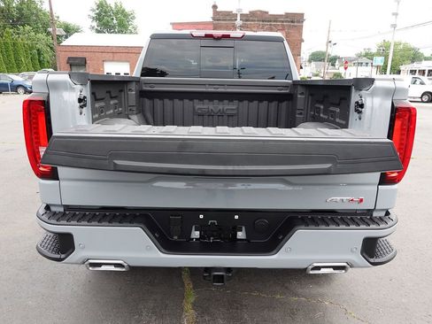 Used 2025 GMC Sierra 1500 AT4 w/ Technology Package AWD/4WD image 31
