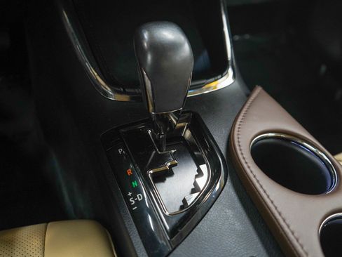 Used 2014 Toyota Avalon Limited FWD image 21