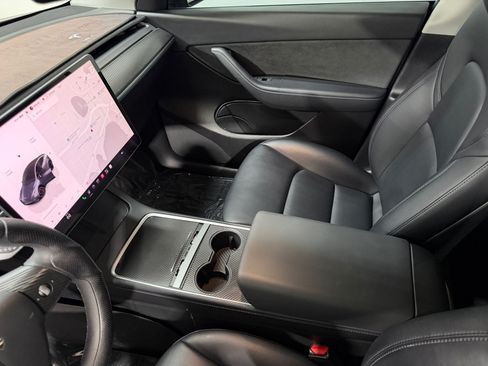 Used 2022 Tesla Model Y Performance AWD/4WD image 15