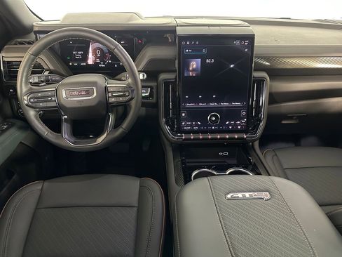 Used 2025 GMC Yukon AT4 w/ AT4 Premium Package image 10