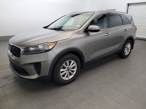 Used 2019 Kia Sorento AWD w/ LX Convenience Package image 2