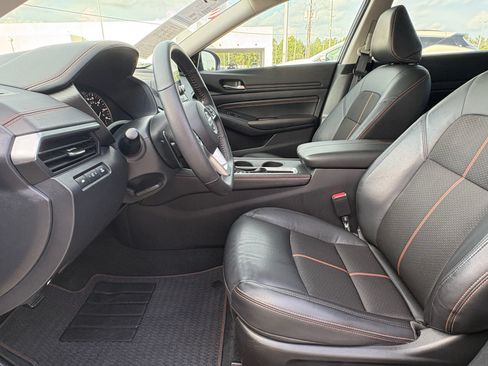 Used 2022 Nissan Altima 2.5 SR FWD image 11