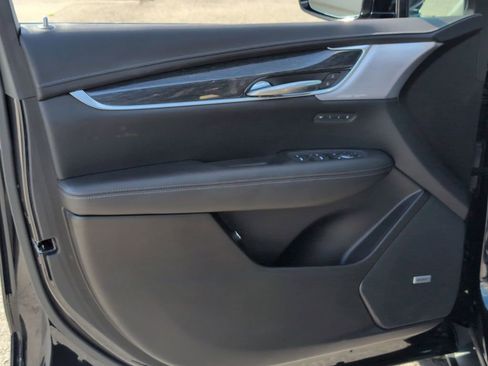 Certified 2022 Cadillac XT5 Premium Luxury image 18