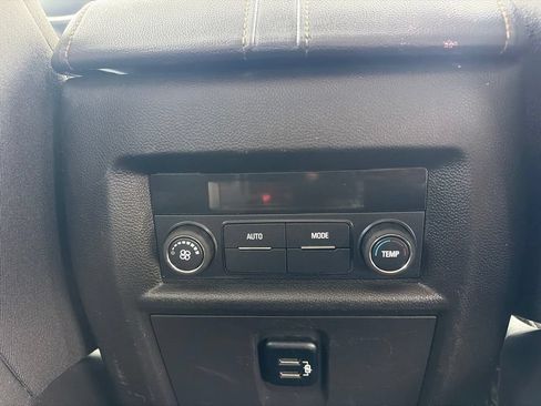 Used 2018 Chevrolet Traverse LT AWD/4WD image 35