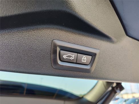 Used 2022 BMW X5 xDrive40i w/ Parking Assistance Package image 8