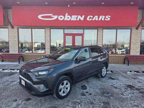 Used 2021 Toyota RAV4 LE image 1